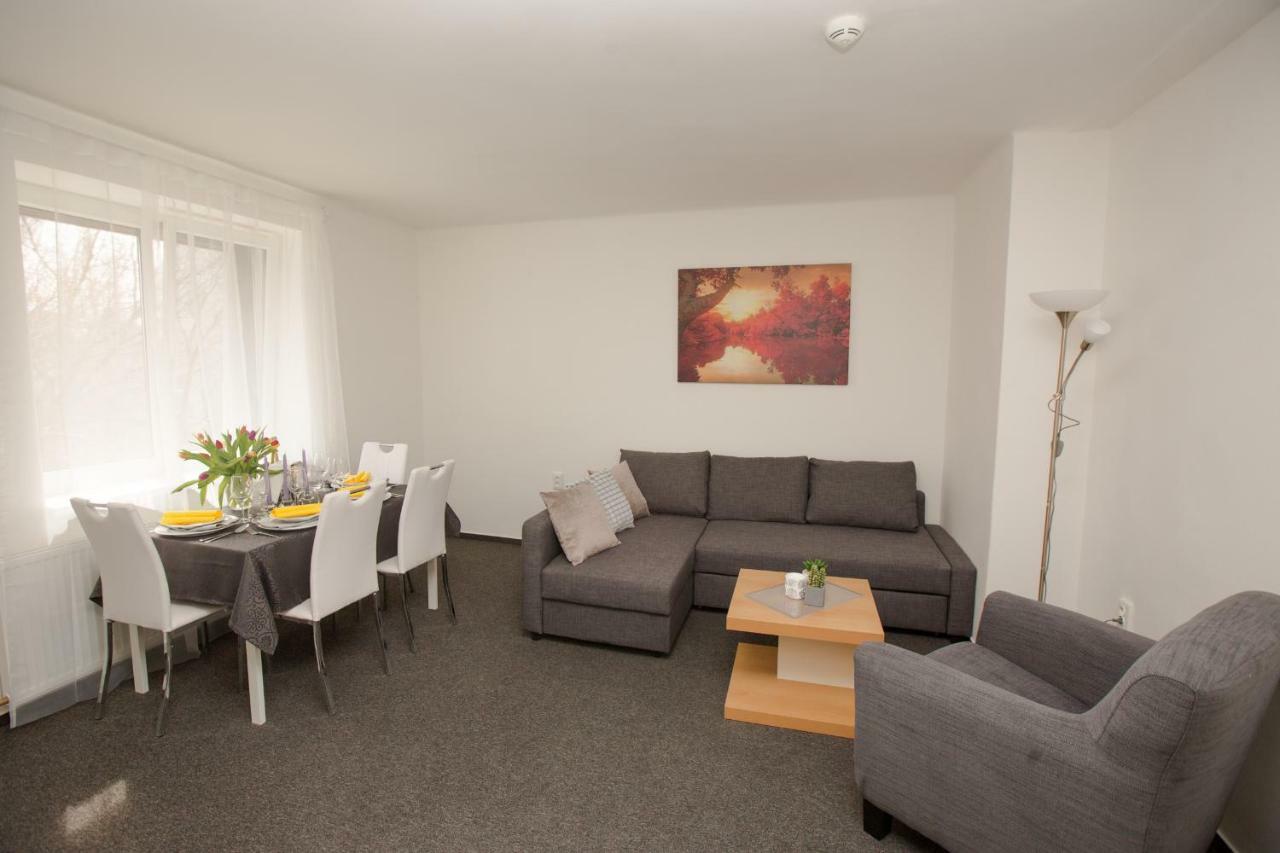 Hotel Blue Apartment Братислава Екстер'єр фото