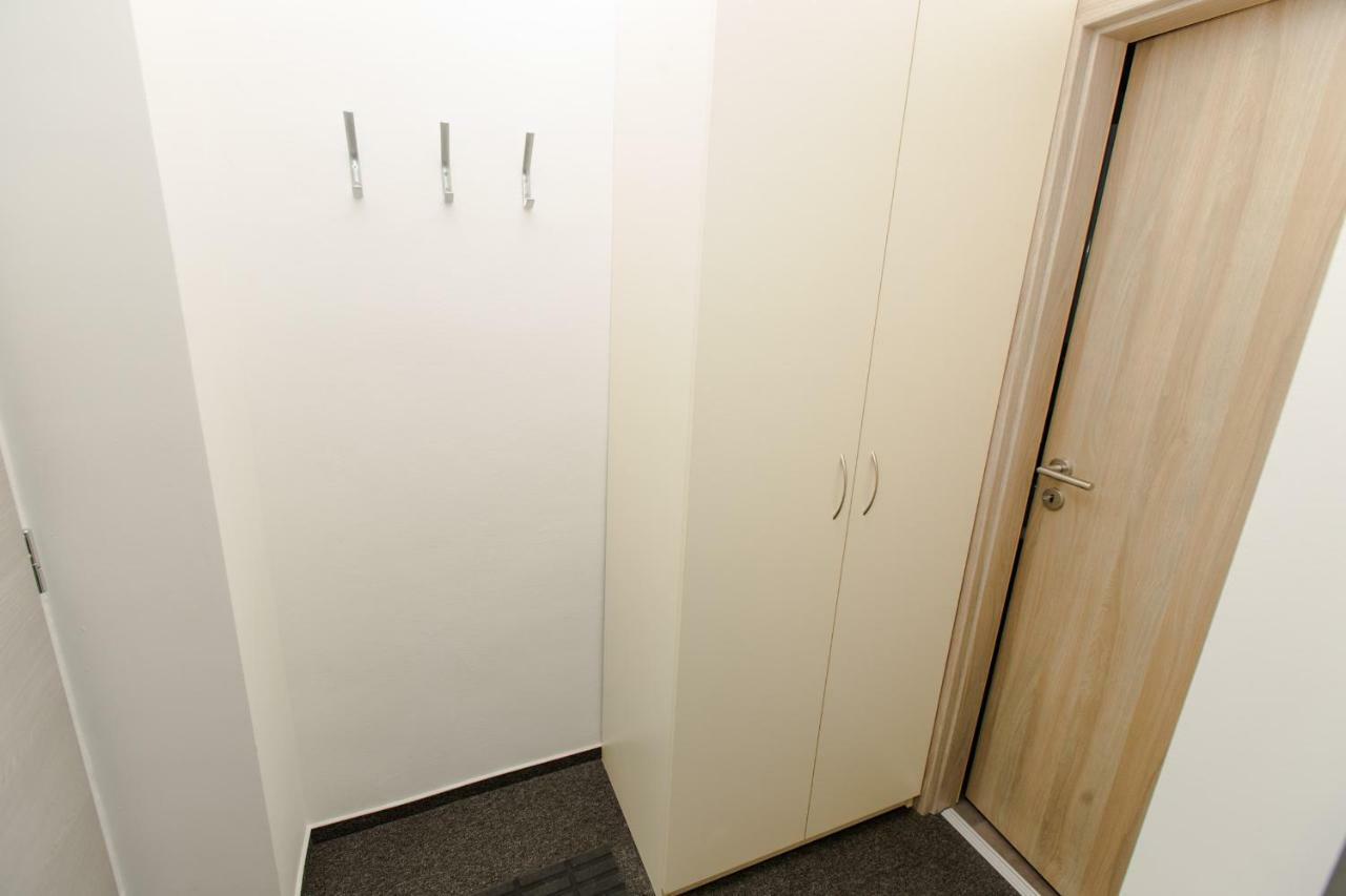 Hotel Blue Apartment Братислава Екстер'єр фото