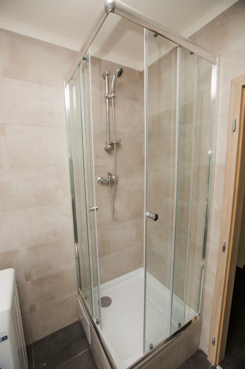 Hotel Blue Apartment Братислава Екстер'єр фото