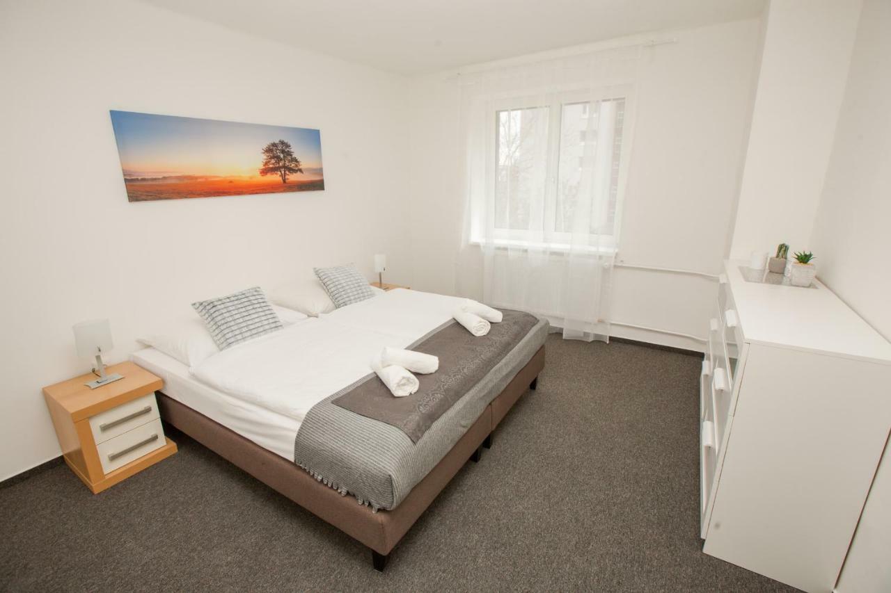 Hotel Blue Apartment Братислава Екстер'єр фото