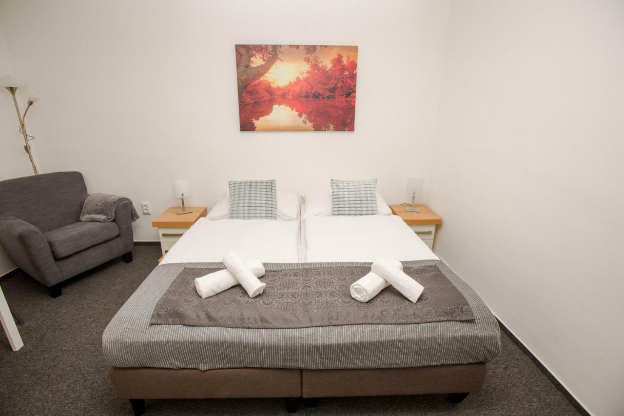 Hotel Blue Apartment Братислава Екстер'єр фото