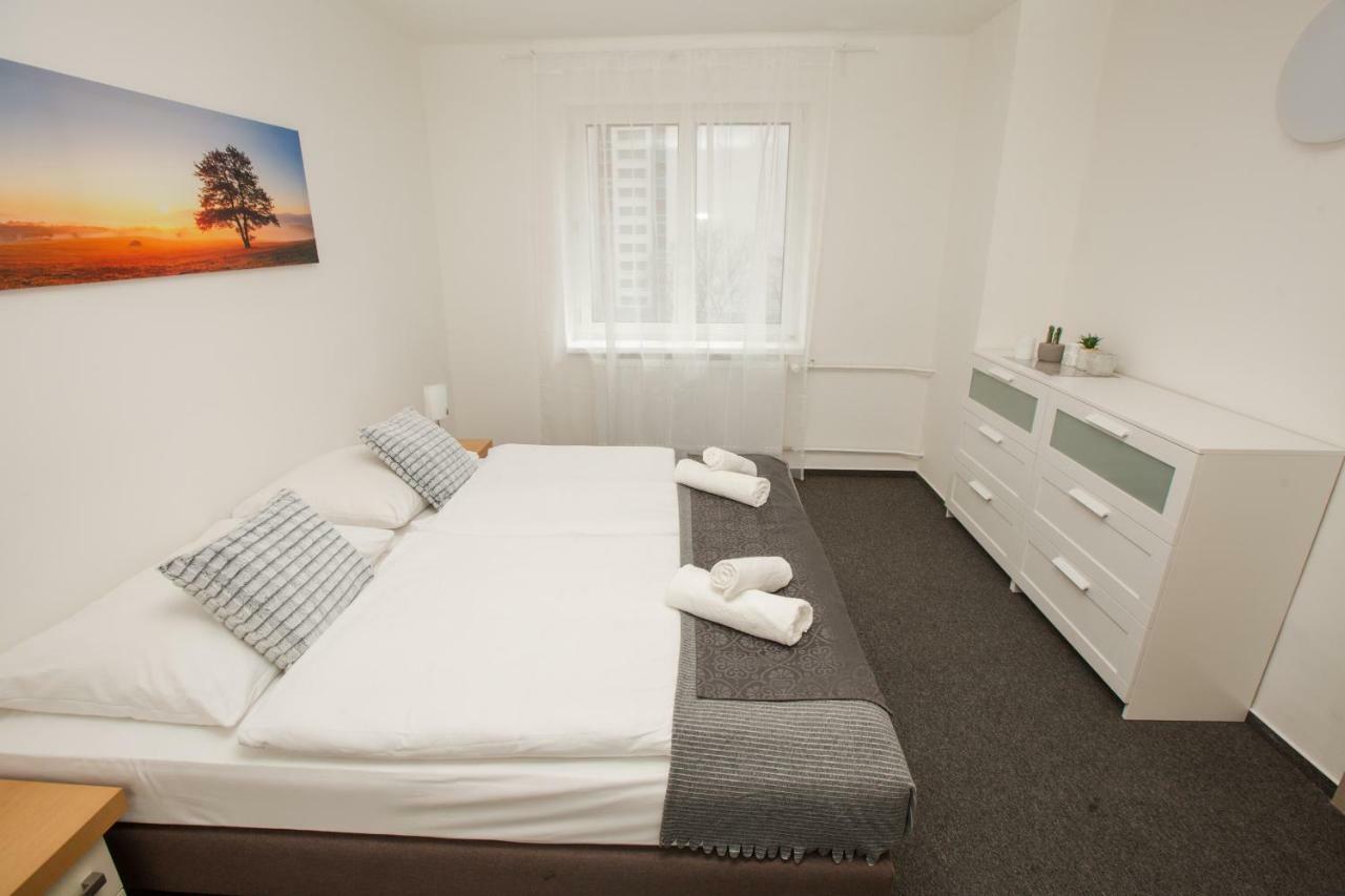 Hotel Blue Apartment Братислава Екстер'єр фото
