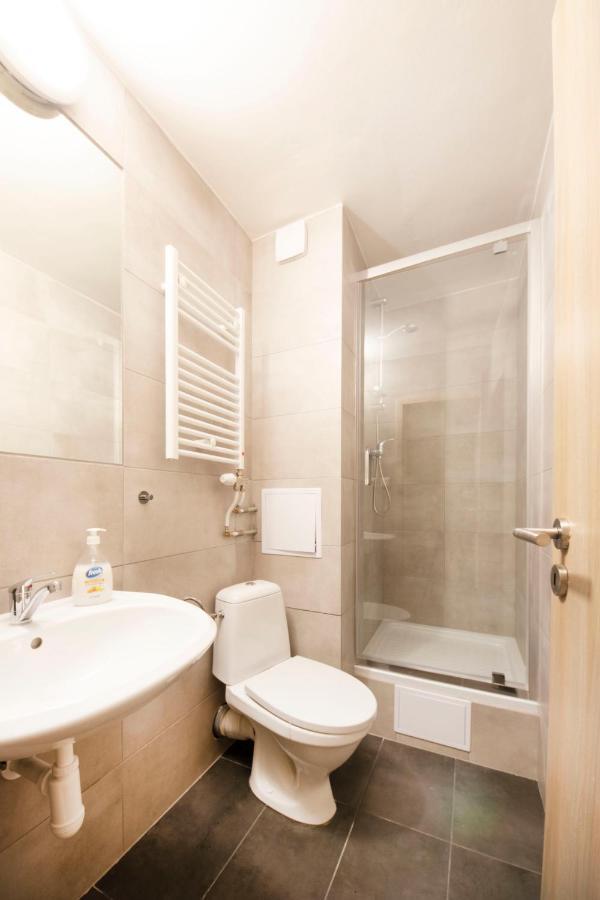 Hotel Blue Apartment Братислава Екстер'єр фото